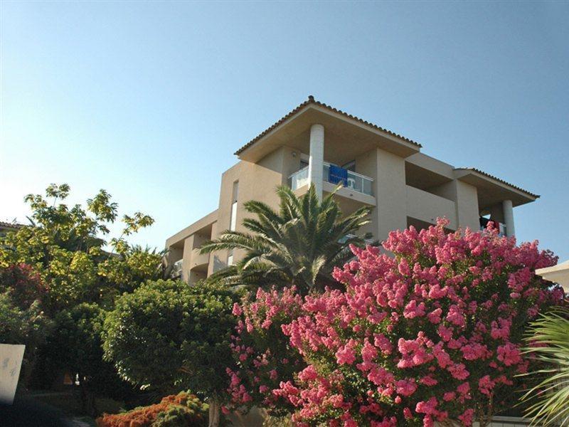 Residence Marina Bianca Santa-Lucia-di-Moriani Buitenkant foto